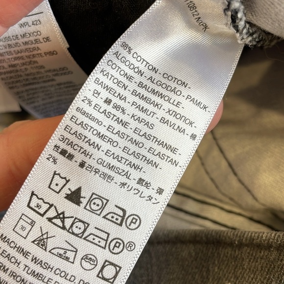 Levi Daisy Denim Shorts - Picture 7 of 7